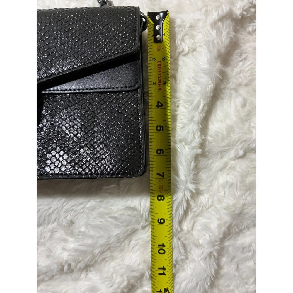 Mermaid Medallion Black Faux Snakeskin Crossbody Bag Spur Chained‎ Shoulder Bag